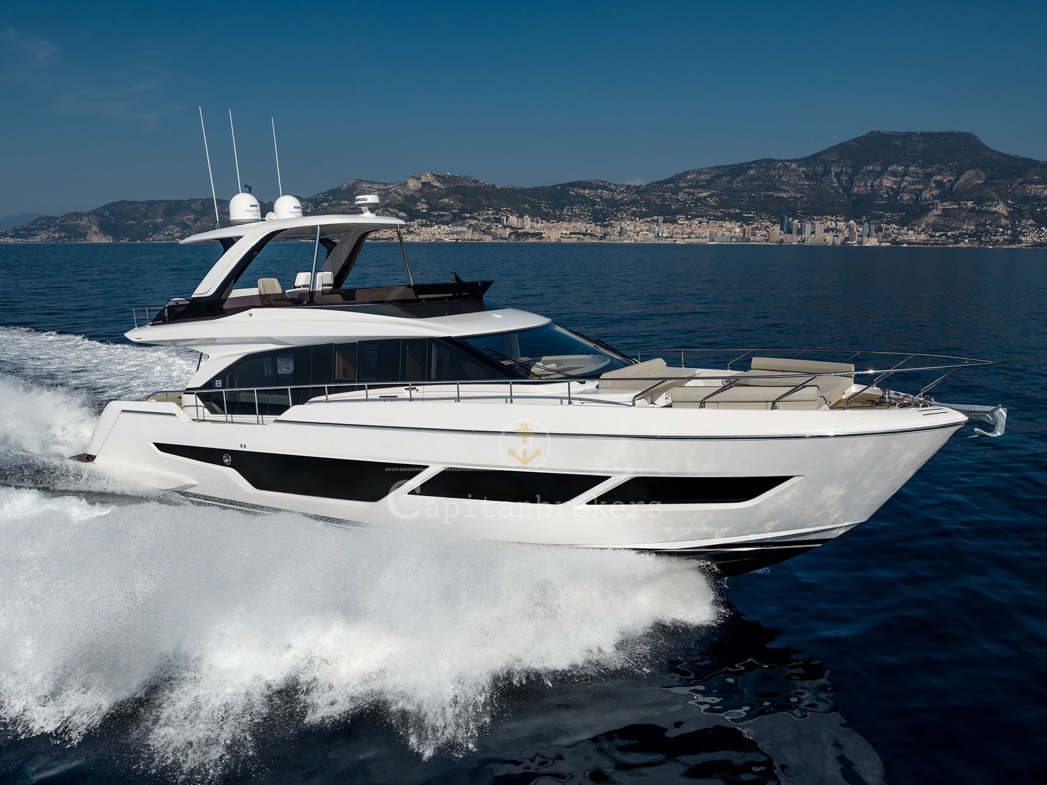 Ferretti Yachts 670