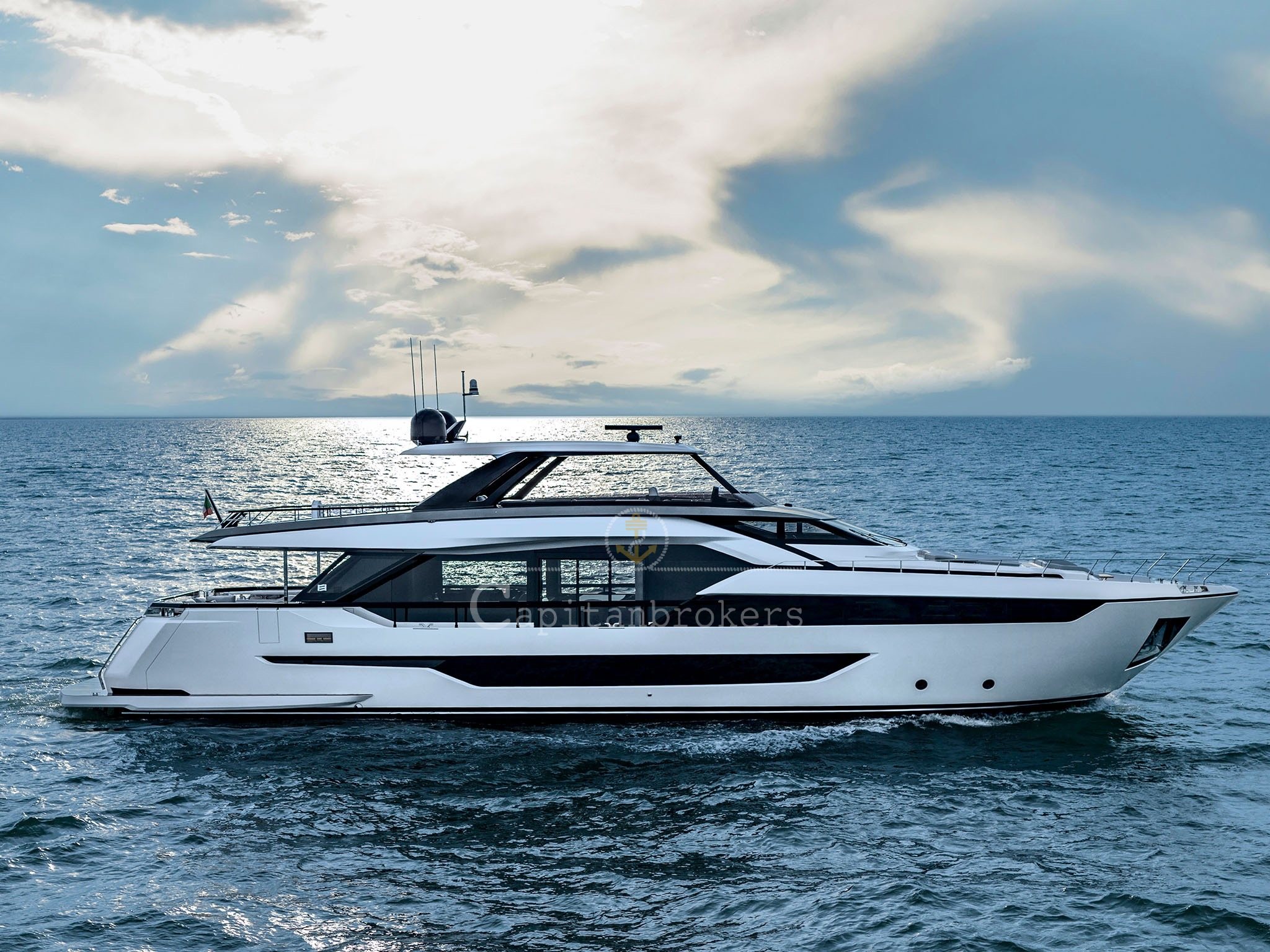 Ferretti Yachts 940
